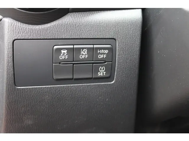 Mazda 2 1.5 e-SkyActiv-G 90 Exclusive-Line 2025 Benzine 16