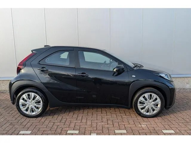 Toyota Aygo X 1.0 VVT-i MT Play 2024 Benzine 7