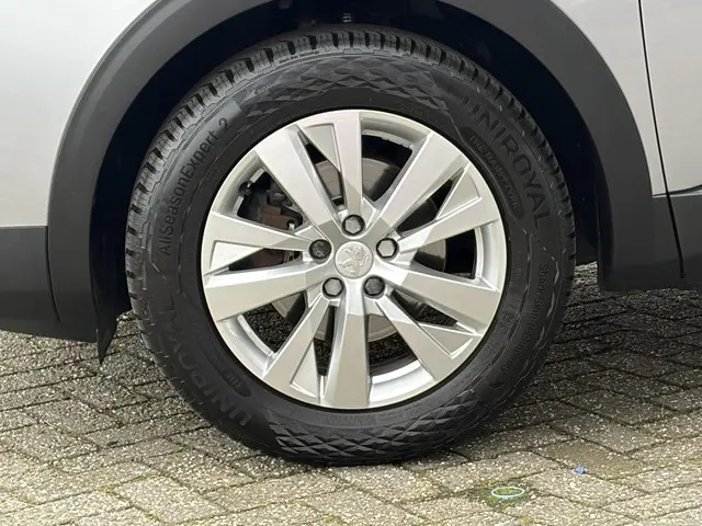 Peugeot 3008 1.2 PureTech Active Pack 2021 Benzine 13