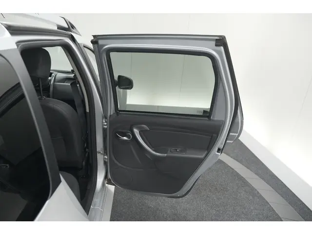 Dacia Duster TCe 120 4x2 Blackshadow 2017 Benzine 58