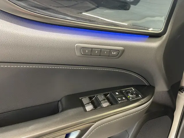 Lexus NX 450h+ AWD Executive Line 2025 Hybride Benzine 17