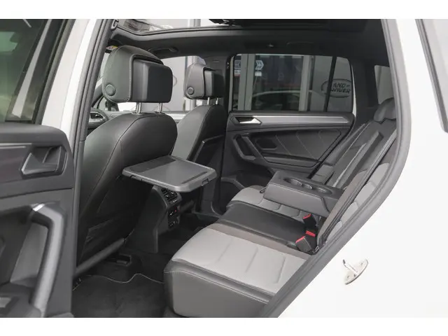 Volkswagen Tiguan 1.5 TSI R-Line Highline 2021 Benzine 11