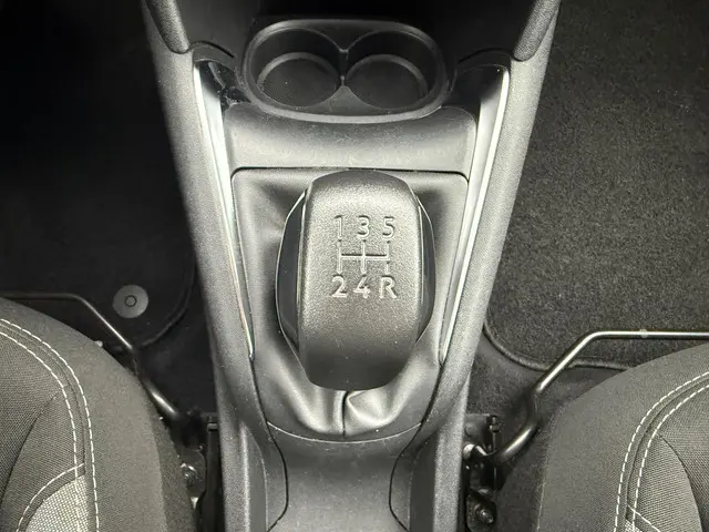 Peugeot 208 1.2 PureTech Blue Lease 2016 Benzine 32