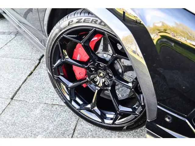 Lamborghini Urus 4.0 V8 Performante 2024 Benzine 16