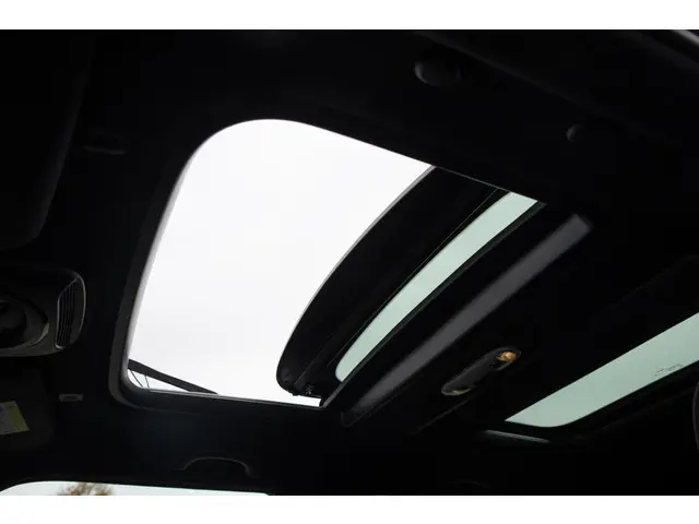 MINI Cooper S 2.0 Resolute Edition JCW 2023 Benzine 15