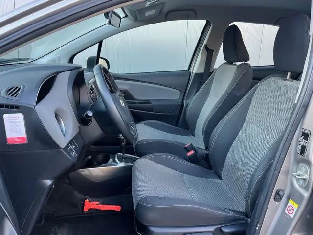 Toyota Yaris 1.5 Hybrid Lease 2015 Hybride Benzine 14