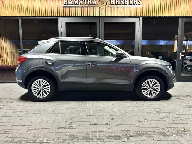 Volkswagen T-Roc 1.5 TSI Style grijs 2020 Benzine 6