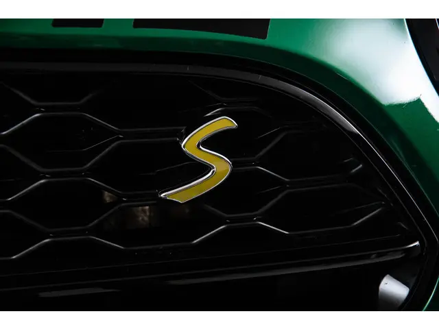 MINI Countryman Cooper SE ALL4 2022 Hybride Benzine 38