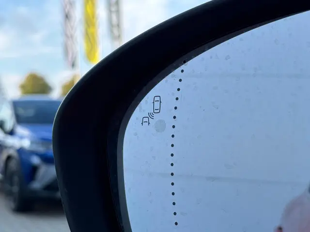 Renault Captur 1.3 mild hybrid 160 iconic 2024 Benzine 12