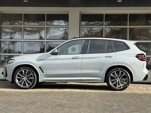 BMW X3 xDrive30e 2022 Hybride Benzine 3