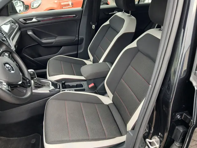 Volkswagen T-Roc 1.5 TSI Sport 2018 Benzine 12