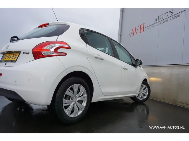 Peugeot 208 1.2 VTi Urban Soul 2013 Benzine 11