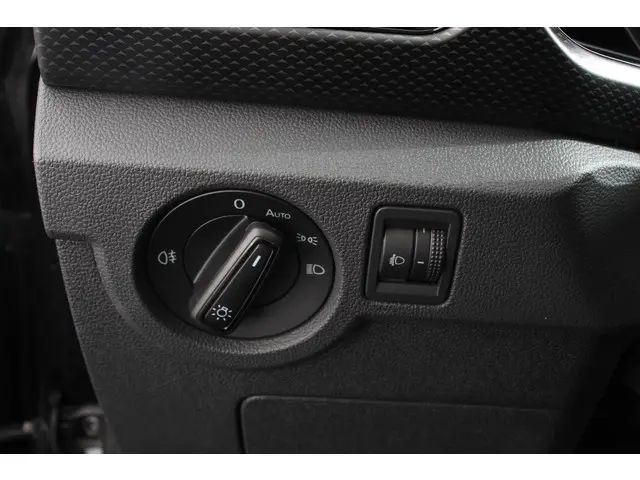 Volkswagen T-Cross 1.0 TSI 110pk DSG Life 2022 Benzine 14