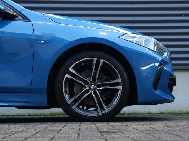 BMW 1 Serie 118i 2022 Benzine 6