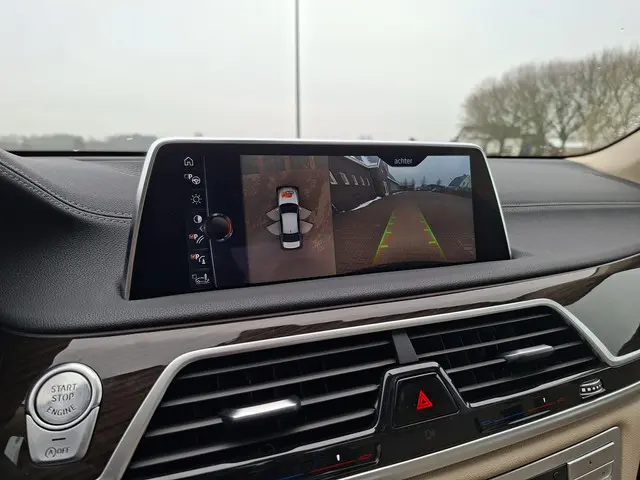 BMW 7 Serie 740i High Executive 2017 Benzine 14