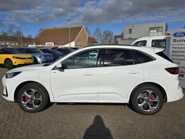 Ford Kuga 2.5 PHEV ST-Line X 2024 Hybride Benzine 6