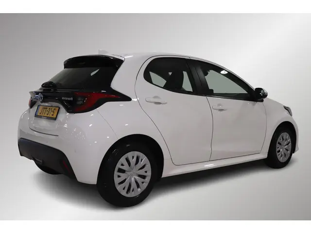 Toyota Yaris 1.5 Hybrid Dynamic, 2022 Hybride Benzine 2