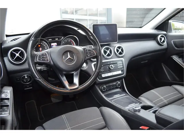 Mercedes-Benz A-Klasse 180 Ambition 2016 Benzine 12