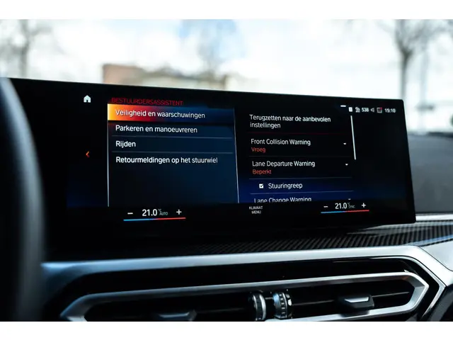 BMW 3 Serie Touring 320i High Executive 2023 Benzine 52