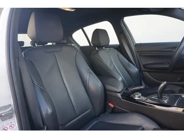 BMW 1 Serie 118i 2018 Benzine 7