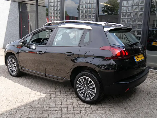 Peugeot 2008 1.2 PureTech Active 2018 Benzine 7