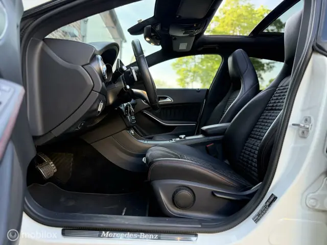 Mercedes-Benz CLA Shooting Brake 180 2015 Benzine 5