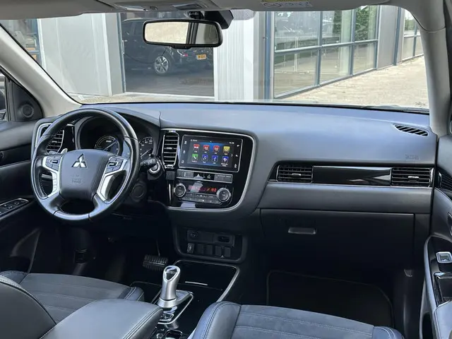 Mitsubishi Outlander 2.4 PHEV Pure+ 2019 Hybride Benzine 38