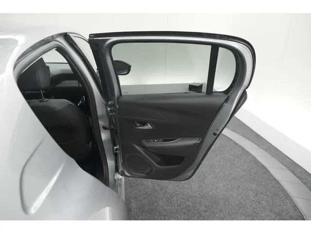 Peugeot 208 PureTech 100 Allure 2024 Benzine 61