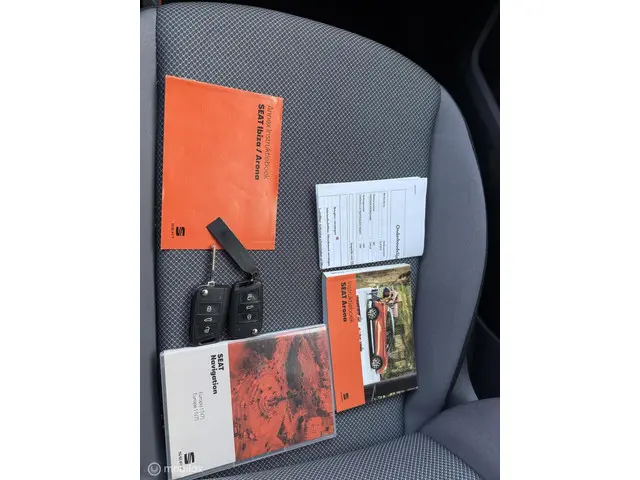 SEAT Arona 1.0 TSI Style Business Intense 2019 Benzine 6