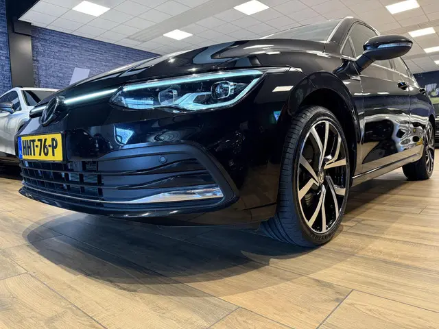 Volkswagen Golf 1.5 eTSI Style DSG 2021 Benzine 8