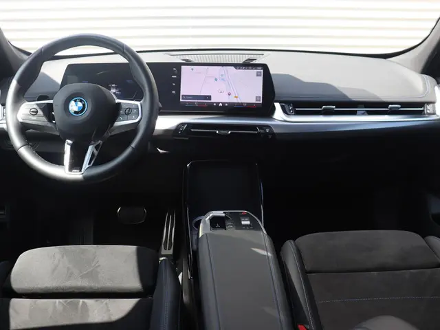 BMW iX1 eDrive20 2024 Elektrisch 11