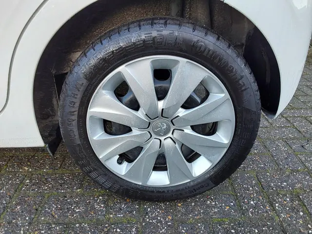 Peugeot 108 1.0 e-VTi Style 2020 Benzine 16