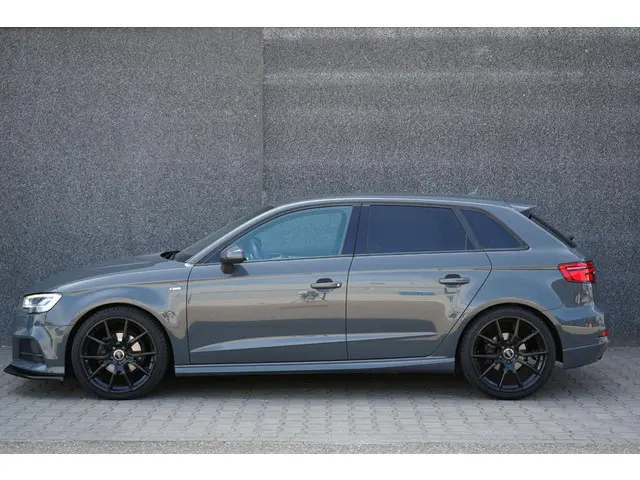 Audi A3 Sportback 1.4 TFSI CoD Design S-Line 2016 Benzine 4