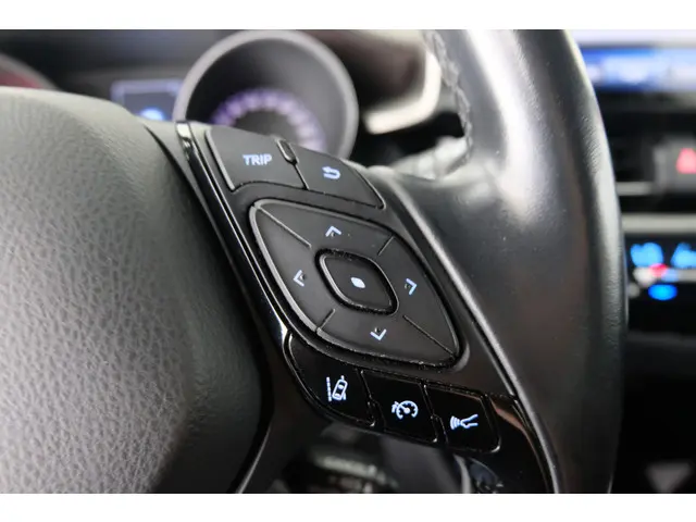 Toyota C-HR 1.8 Hybrid Executive 2018 Hybride Benzine 16