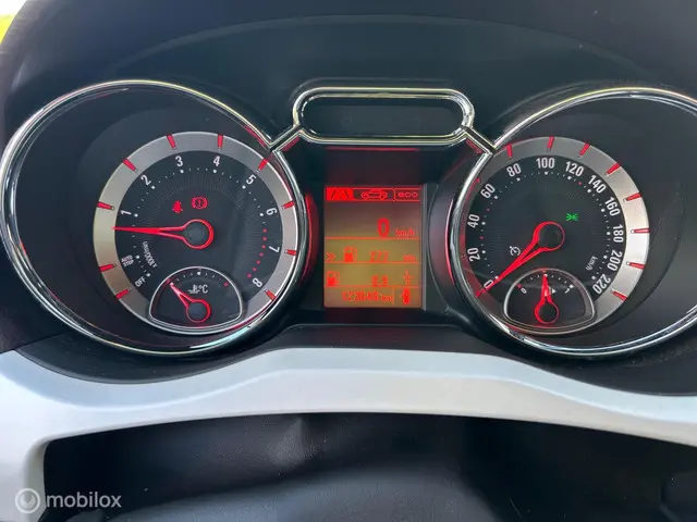 Opel ADAM 1.4 Glam 2013 Benzine 9