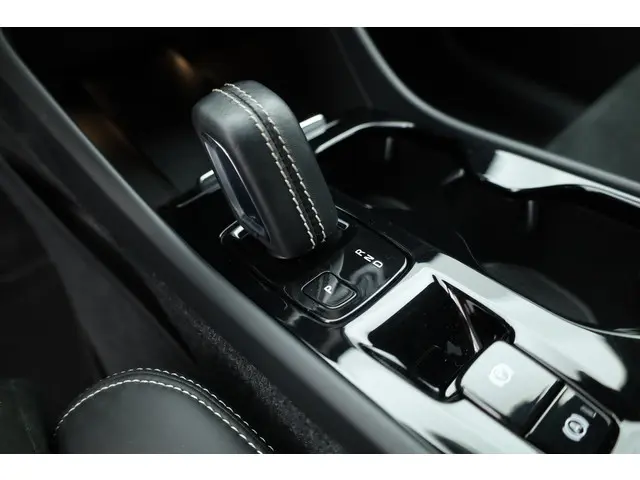 Volvo XC40 1.5 T4 Recharge R-Design 2022 Hybride Benzine 5
