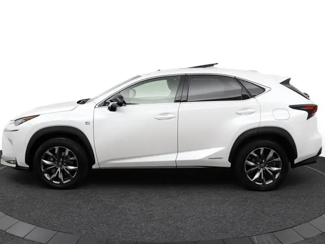 Lexus NX 300h AWD F Sport Line 2014 Hybride Benzine 3