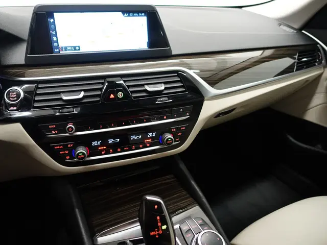 BMW 5 Serie 520i High Executive Aut- 2019 Benzine 8