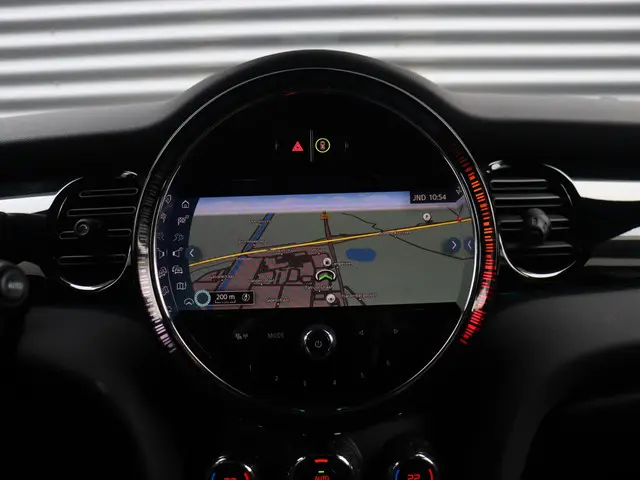 MINI 5-Deurs Cooper 2022 Benzine 22