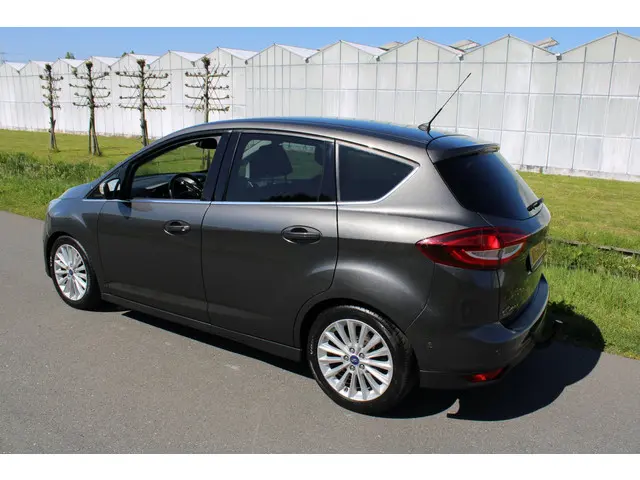 Ford C-MAX 1.0 Titanium 2017 Benzine 2