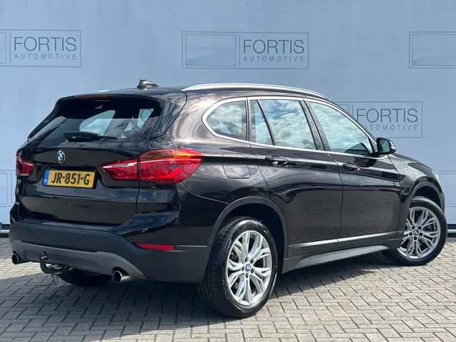 BMW X1 sDrive20i Centennial Executive 2016 Benzine 3