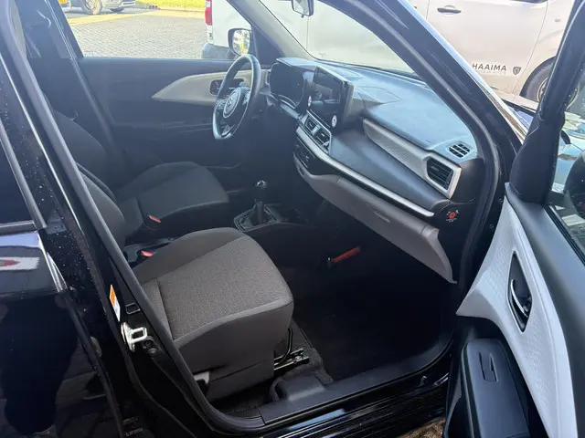 Suzuki Swift 1.2 Select Smart Hybrid 2024 Benzine 7