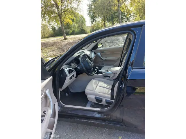 BMW 1 Serie 114i EDE Business Sport 2013 Benzine 27