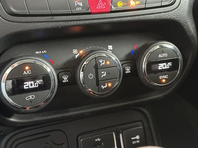 Jeep Renegade 1.4 MultiAir Opening Edition 2015 Benzine 12