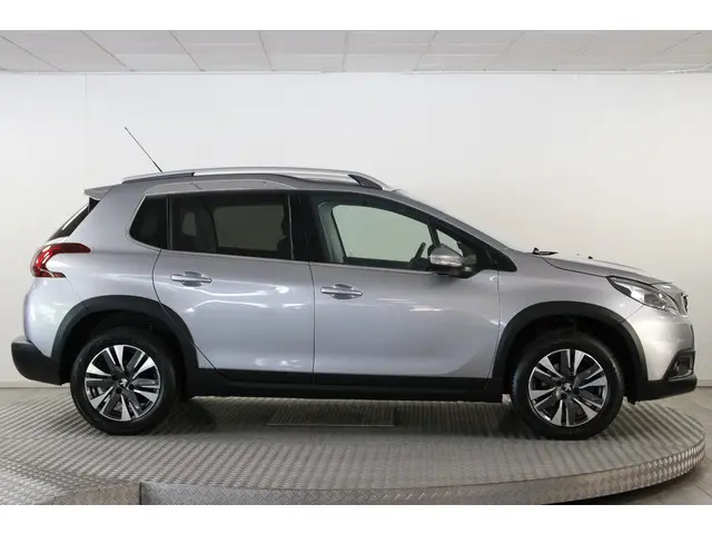 Peugeot 2008 1.2 PureTech Allure 110 PK. 2018 Benzine 7