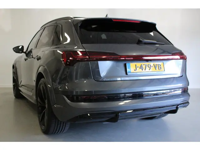 Audi e-tron S quattro 95 kWh 2020 Elektrisch 6
