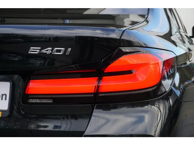 BMW 5 Serie 540i 2021 Benzine 25