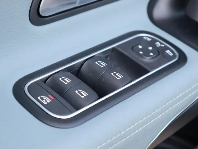 Mercedes-Benz A-Klasse 180 Business Line 2023 Benzine 13