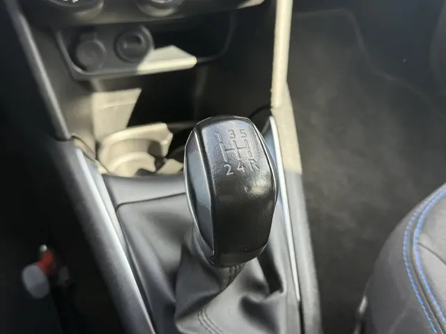 Peugeot 208 1.2 PureTech Signature 2019 Benzine 24