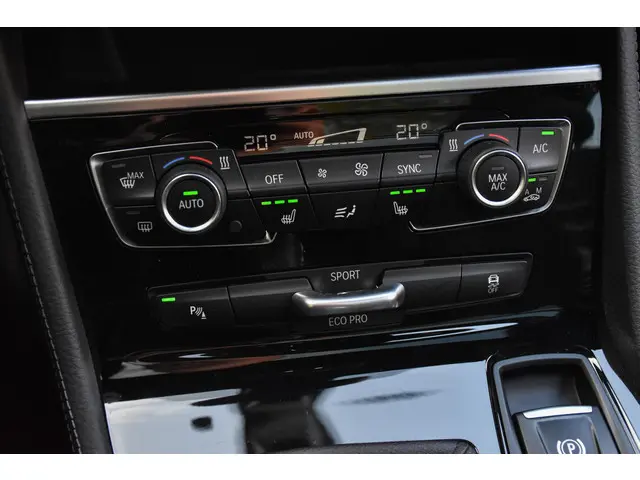 BMW 2 Serie Active Tourer 218i Executive 2015 Benzine 18